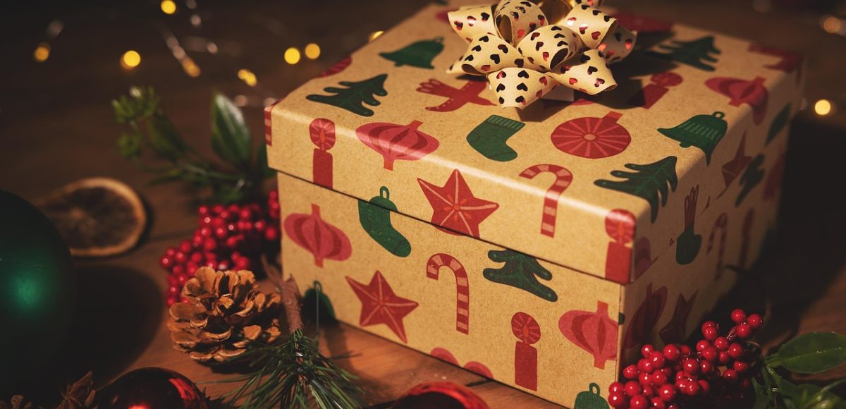 Enter Our Crackin’ Christmas Prize Draw!