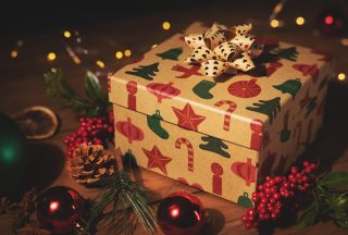 Enter Our Crackin’ Christmas Prize Draw! thumbnail